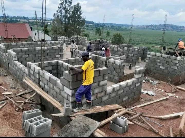 media image 6 bedroom house building